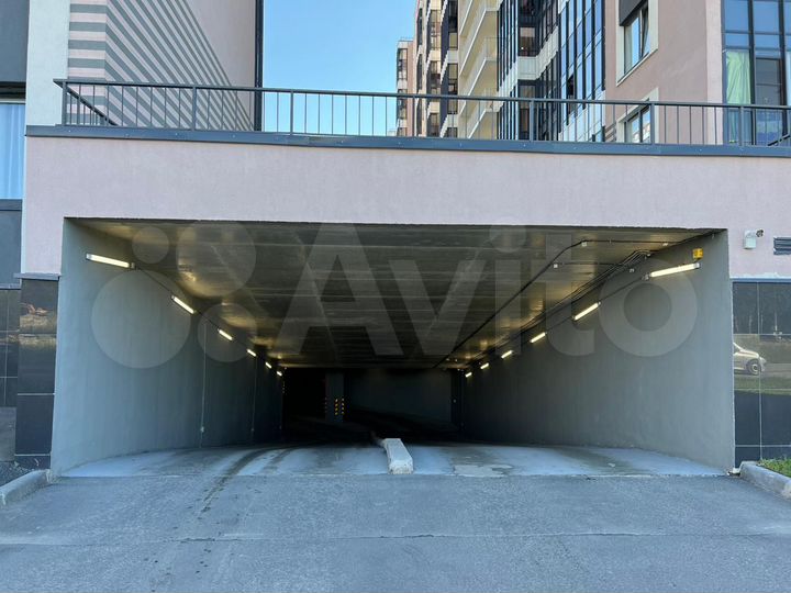 Машиноместо, 13 м²