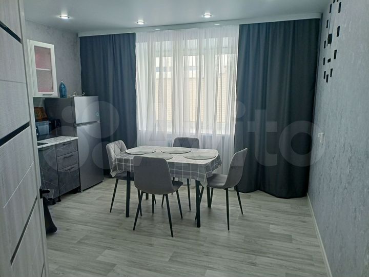 2-к. квартира, 60 м², 1/4 эт.
