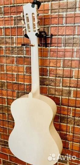 Гитара классическая. Новая