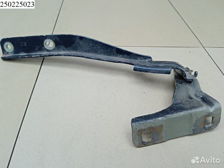 Петля капота правая Nissan Note E11