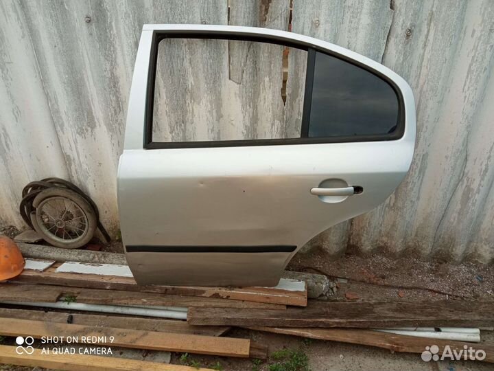 Задняя дверь Шкода Октавия Тур