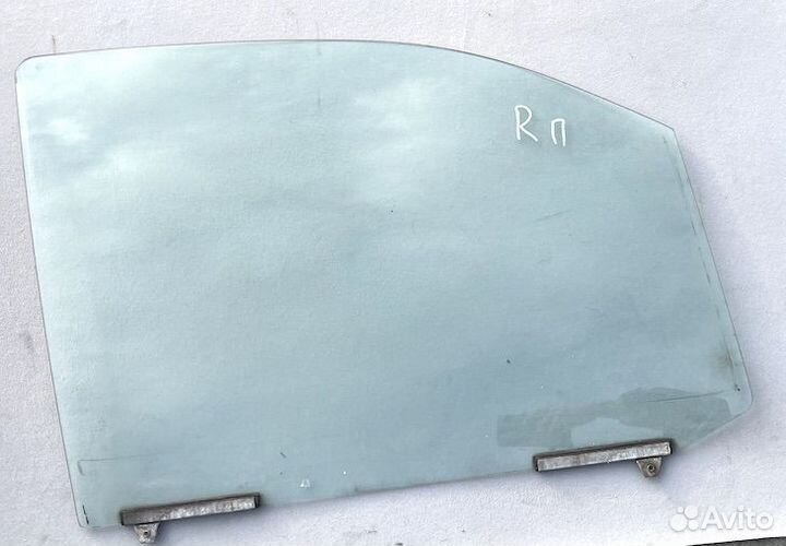 Мицубиси Основное стекло передних дверей Прав