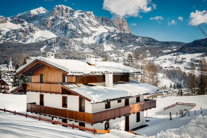 Дом 305 м² на участке 7 сот.