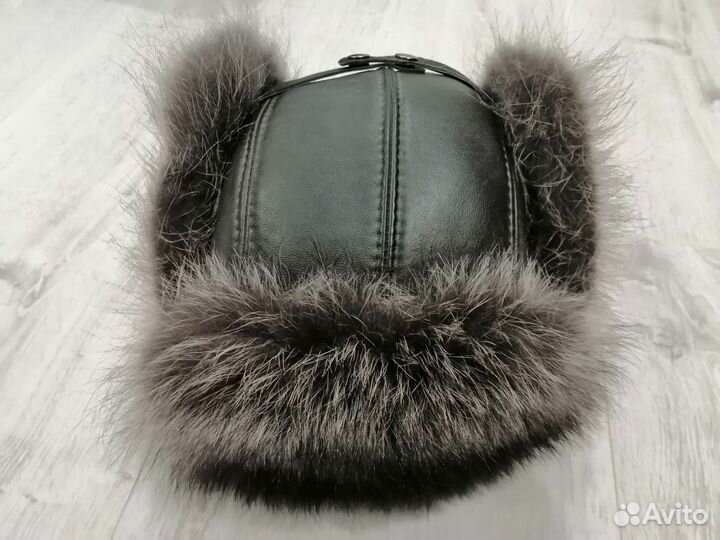 Меховая кожаная шапка