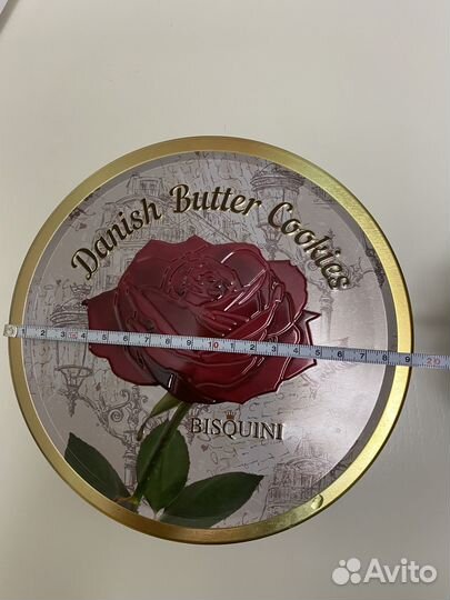 Коробка металлическая с розой