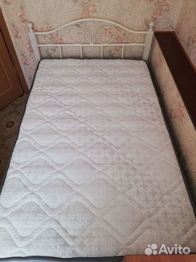 Кровать б/у 120*190 с матрасом