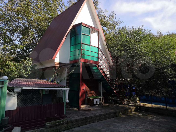 Дом 200 м² на участке 6 сот.