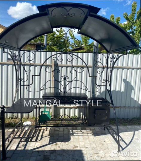 Мангал с крышей