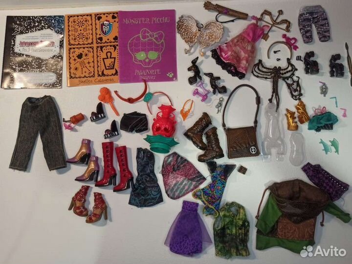 Оригинальные вещи от кукол Monster High