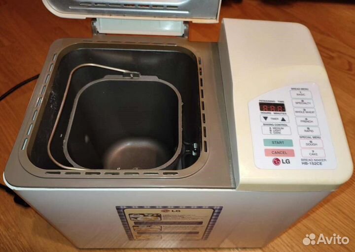 Полностью рабочая хлебопекарня LG HB-152