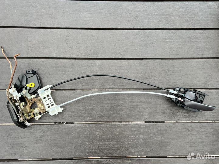 Трос замка передней левой двери hyundai elantra 3