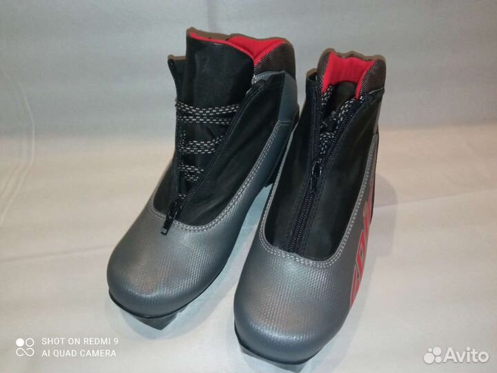 Лыжные ботинки Spine