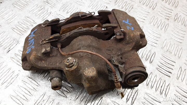 Суппорт тормозной задний правый Мерседес Вито W638