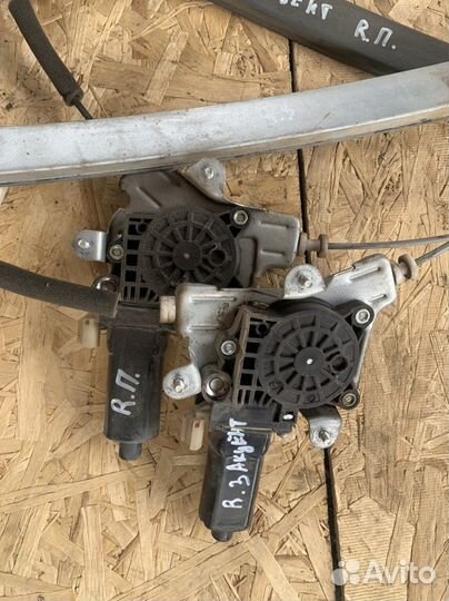 Хендай акцент стеклоподьемники задние