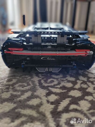 Lego Technic Bugatti Chiron оригинал 42083
