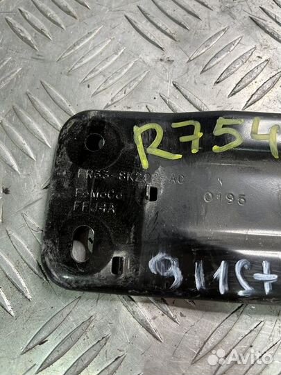 Кронштейн радиатора Ford Mustang