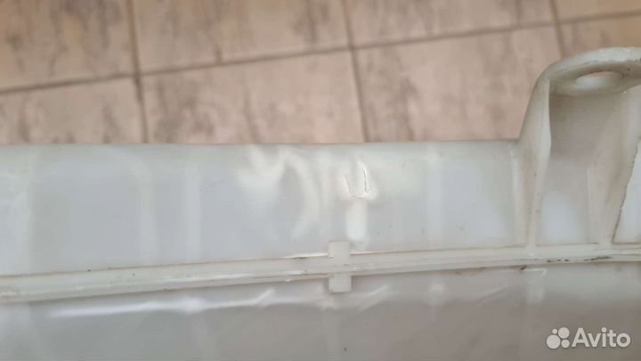 Бачок омывателя лобового стекла Toyota LandCruiser