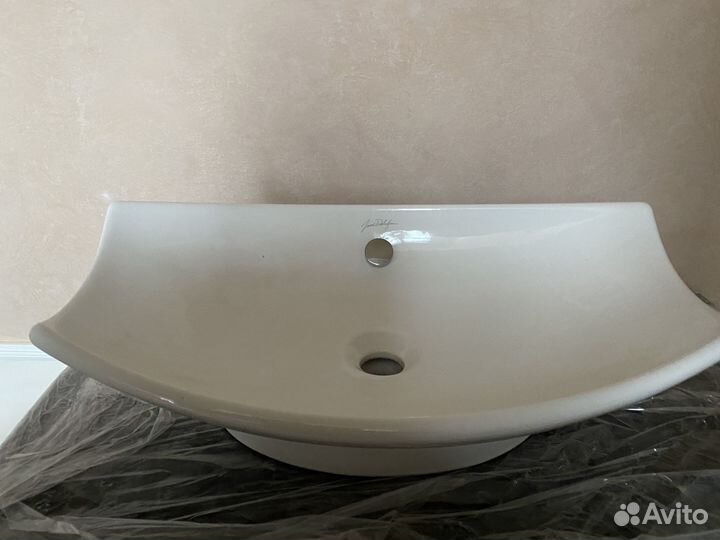 Раковина в ванную новая