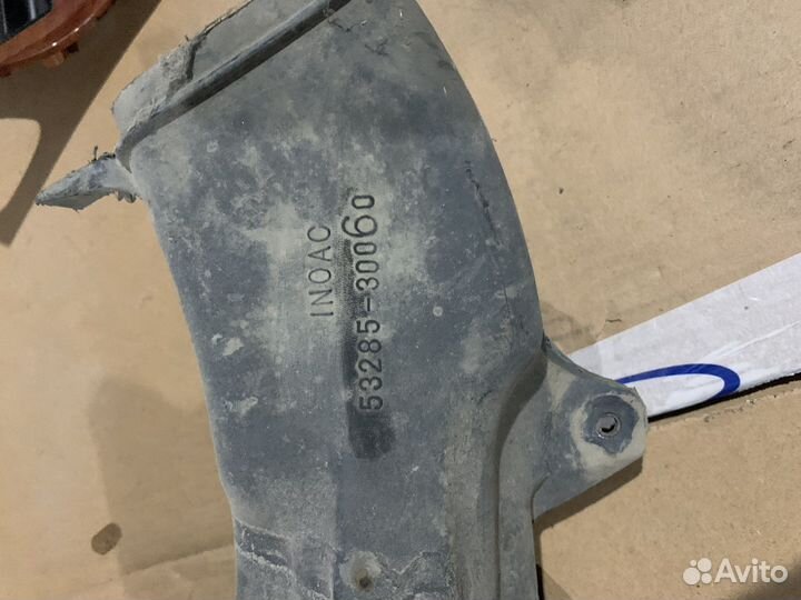 Воздухозаборник правый Lexus GS 300 05-12 гв