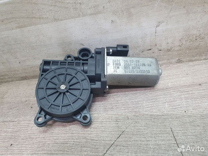 Моторчик стеклоподъёмника передний левый Ford Fies