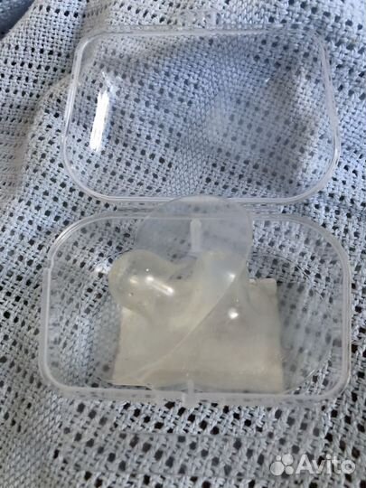 Накладки на грудь