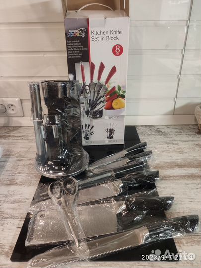 Набор ножей на подставке