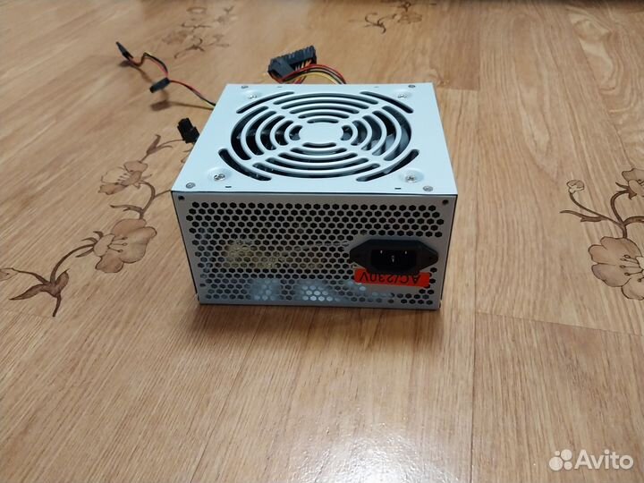 Блок питания и диск HDD к компьютеру