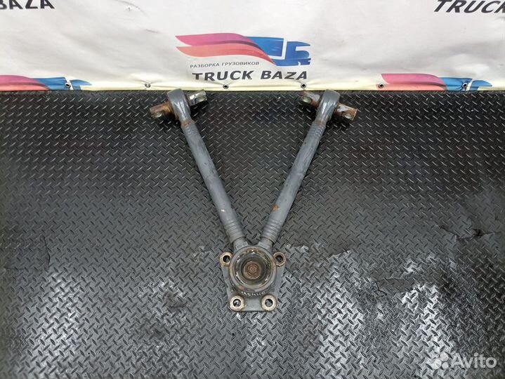 1817808 Тяга реактивная V-образная