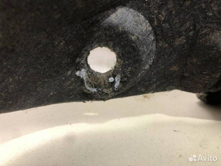 Шумоизоляция капота Mazda 3 Bk хэтчбек 1.6 Z6 2006