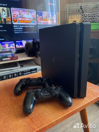 Sony playstation 4 PS4 slim 1tb