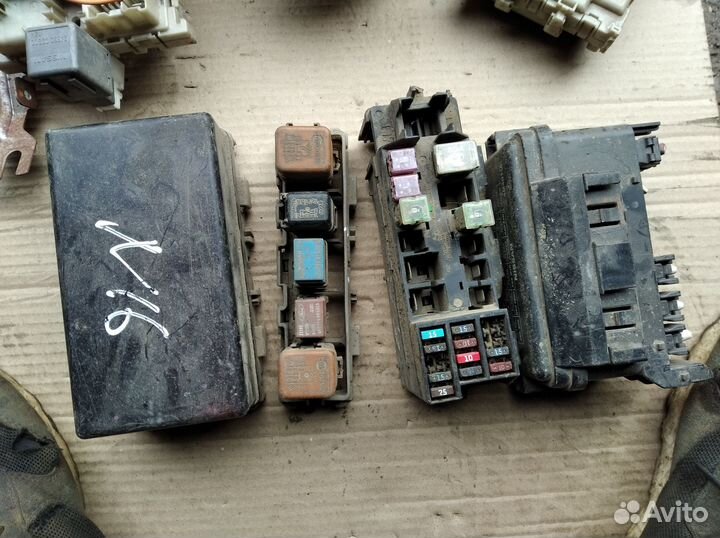 Блок предохранителей Ниссан Альмера Н16