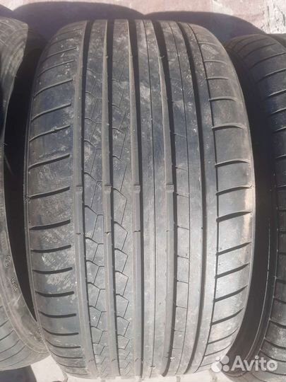 Dunlop SP Sport Maxx 050+ 245/35 R20 и 275/30 R20