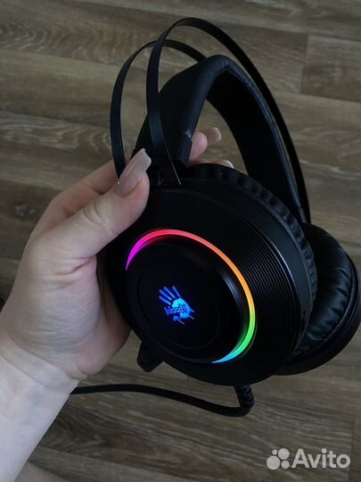 Клавиатура,игровая мышка,коврик,наушники