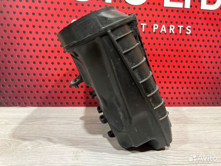 Корпус воздушного фильтра Porsche Macan 95B DCN