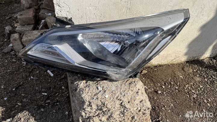 Hyundai solaris фара