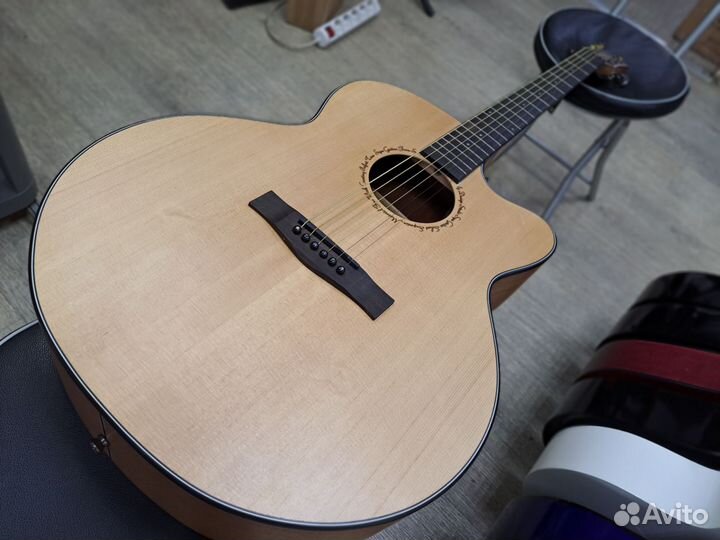 Гитара акустическая корпус Джамбо