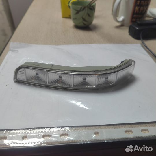 Повторитель поворота в зеркало киа Sorento xm