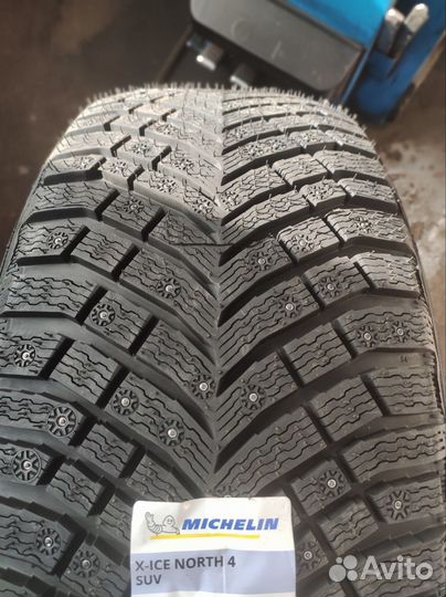 Michelin X-Ice North 4 SUV 275/40 R21 107T