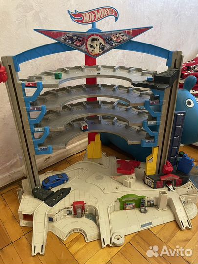 Трек парковка hot wheels