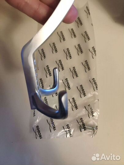 Крючок мебельный