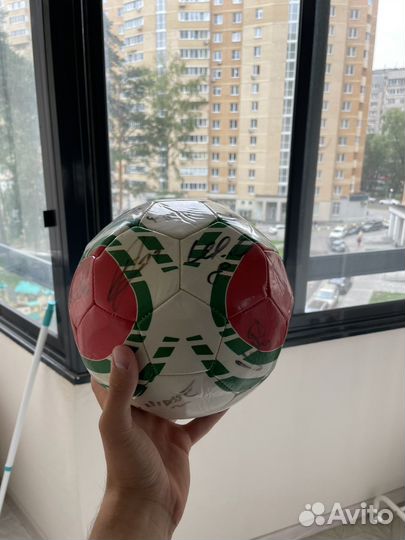 Футбольный мяч с росписью игроков Локомотива