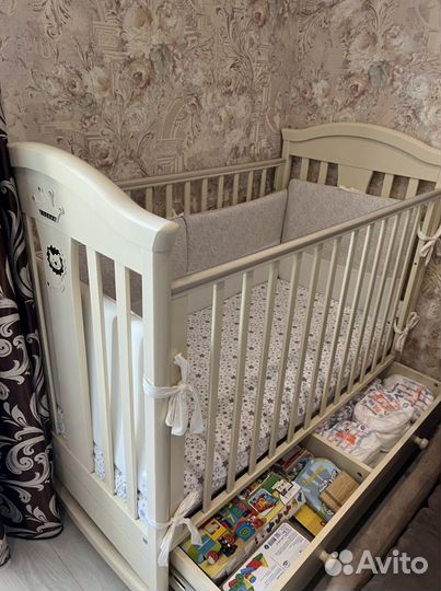 Детская кроватка-качалка