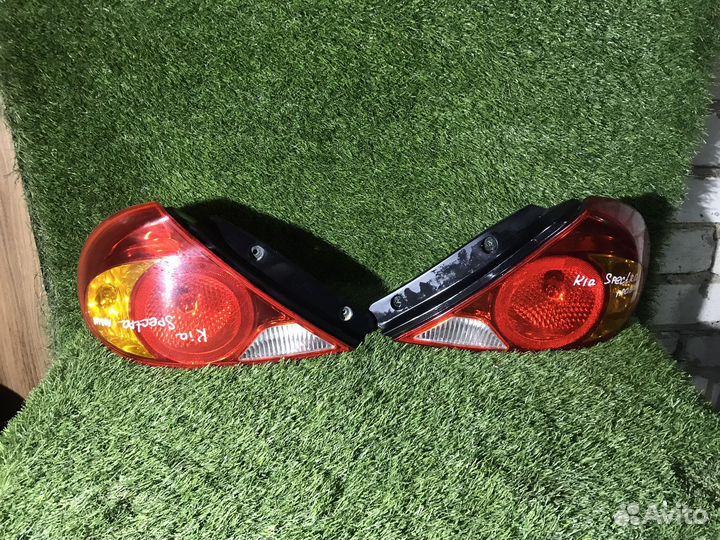 Фонари задние Kia Spectra