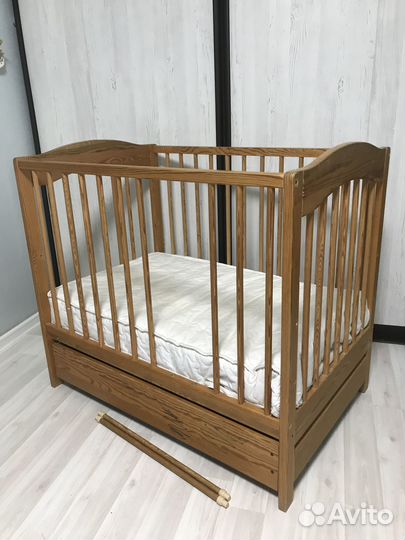 Детская кроватка