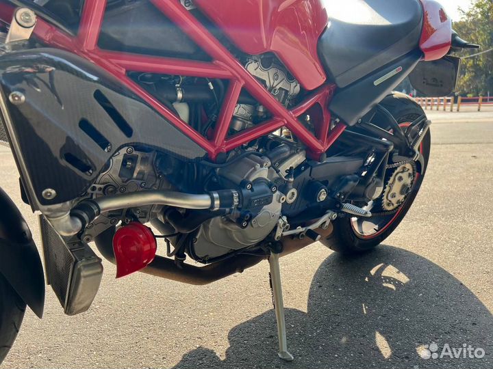 Ducati Monster S4R Testastretta