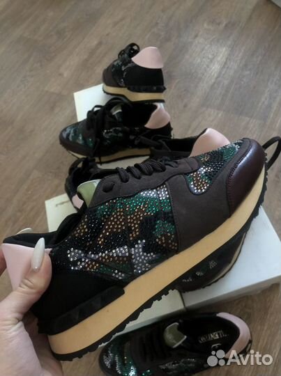 Кроссовки Valentino