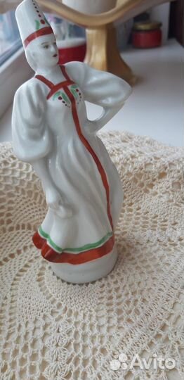 Фарфоровые статуэтки