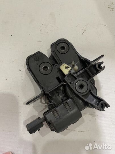 Замок багажника гранта