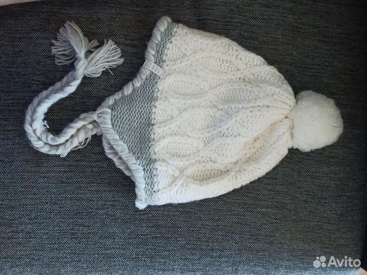 Шапка белая с ушками