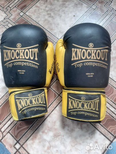 Боксерские перчатки